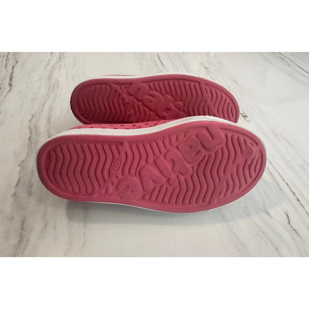 Native Jefferson Kids' Slip-on in Pink C 11 Lightweight & A Go to Summer Shoe! - Picture 4 of 9